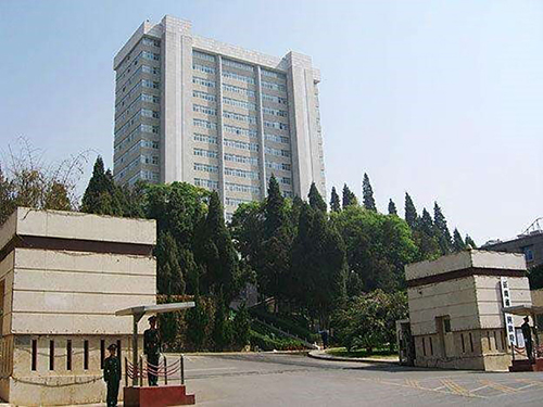 1、云南省人民政府辦公園區(qū)監(jiān)控報警系統(tǒng)升級改造項目500px.jpg